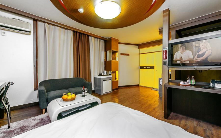 Mk Hotel Yeosu Esterno foto